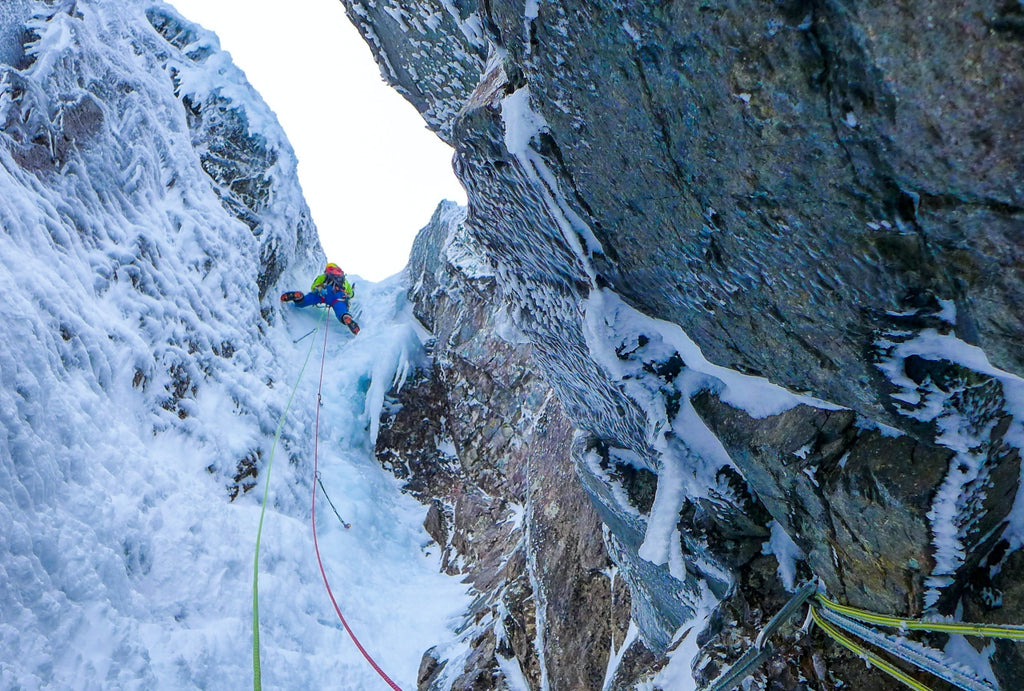 Point to Point | Ice Climbing Point Five Gully on Ben Nevis | Jöttnar